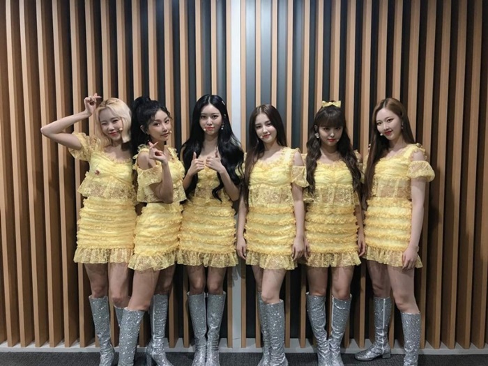 모모랜드, 떰즈업으로 컴백 첫 음방 1위…상, 모든 메리들의 것