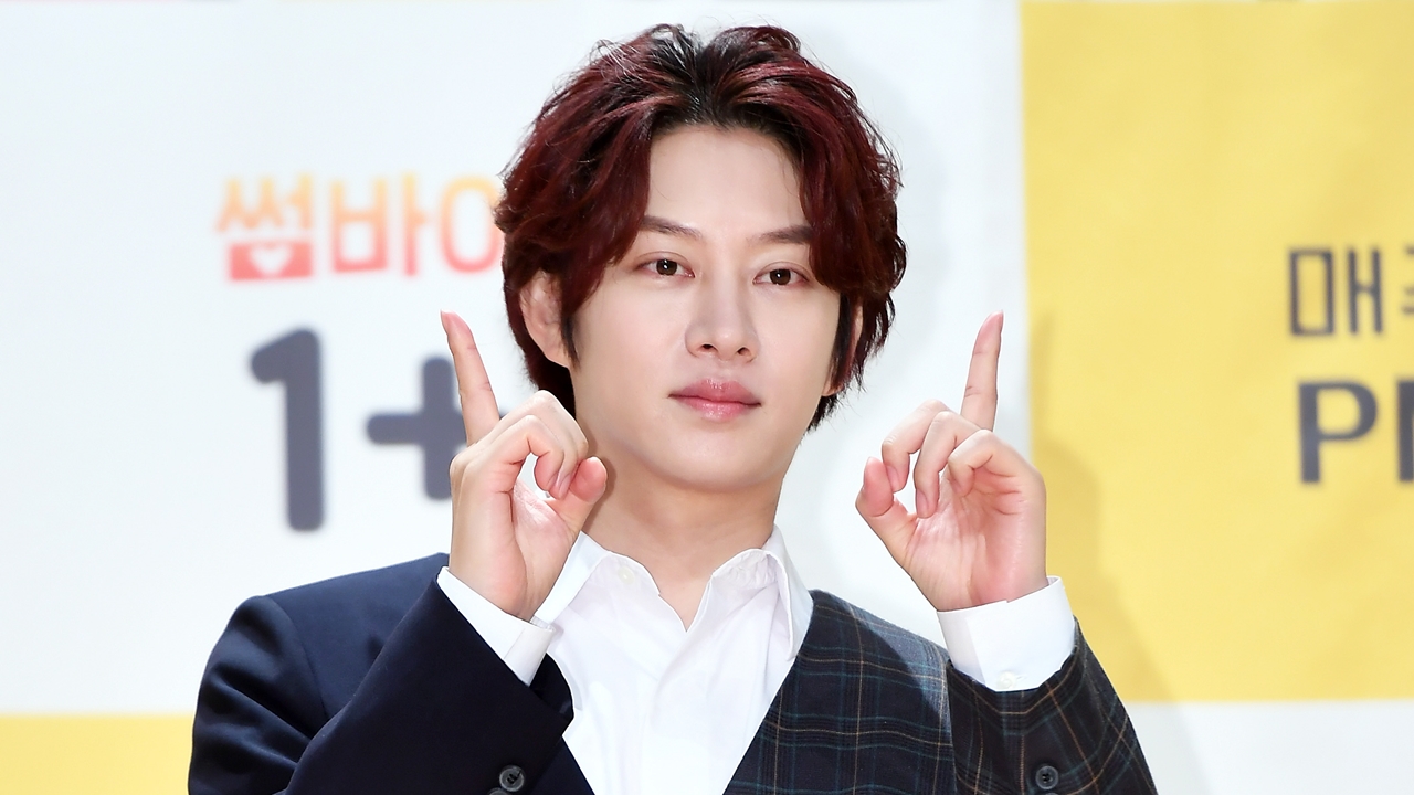 김희철, 코로나19 음성 판정… 오늘(7일) 온라인 팬미팅 참석(공식)
