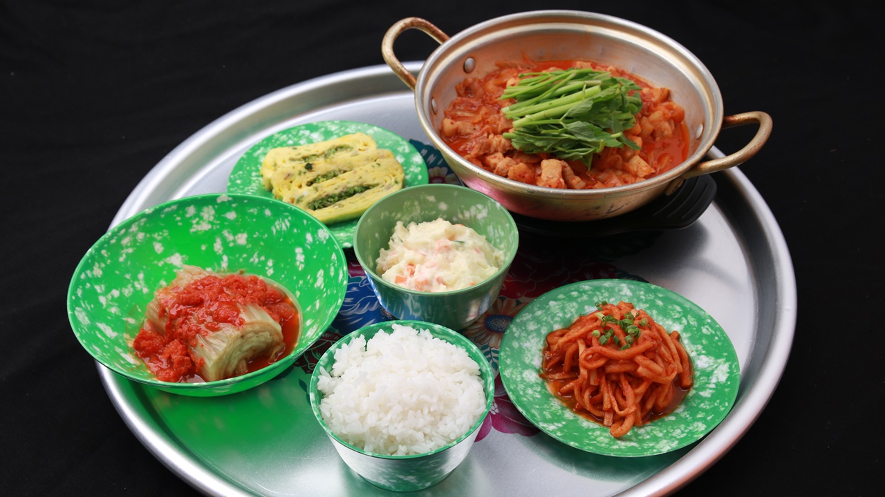 김치찌개 백반 8천 원 시대...1년 새 7.61% 오른 이 메뉴는?