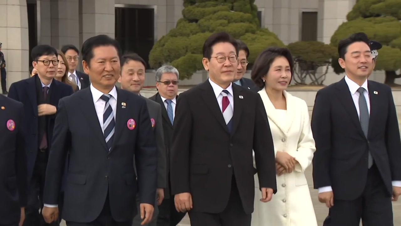 [속보] 이 대통령 "순방 기간 총리 중심 비상 대응" 지시