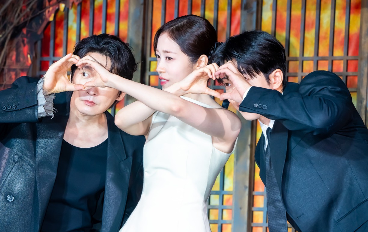 "ผูกเชือกที่คอแล้วเดินลงบ่อน้ำ?!" 😱 Netflix <Donggung> ผลงานใหม่ที่รวม นัมจูฮยอก X โจซึงอู มาในโปรเจกต์เดียว!! 202607081224469312 Img 1 20260708130216160