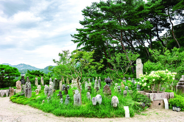 목인·석인 1만 3000여 점... 행운 부르고 액 막아주는 인왕산 자락에 숨은 낙원
