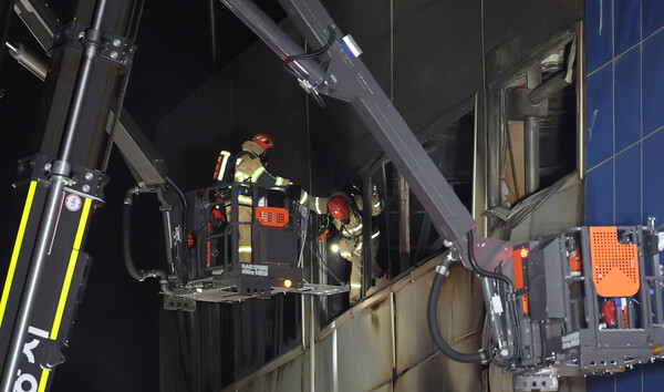 대전 화재 실종자 4명 수색 중 관련자료 2