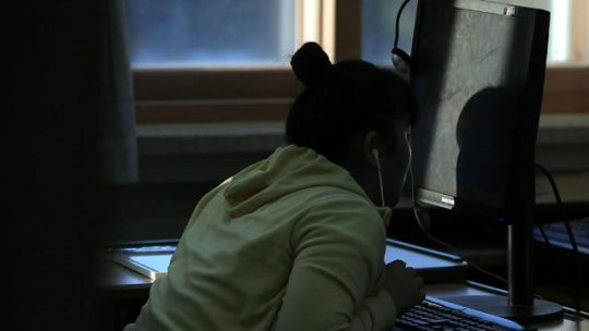 최선을 다해 수능을 보는 수험생들 모습 | 인스티즈