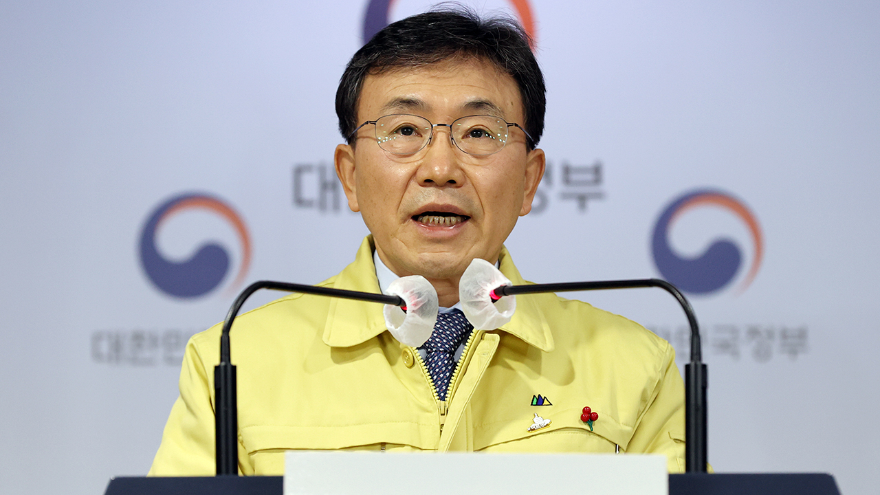 권덕철 복지장관, 확진자 밀접접촉자로 분류…2주간 격리