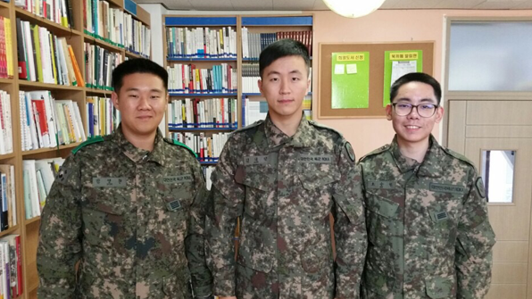 바다에 빠진 민간인 살려낸 해안 감시병