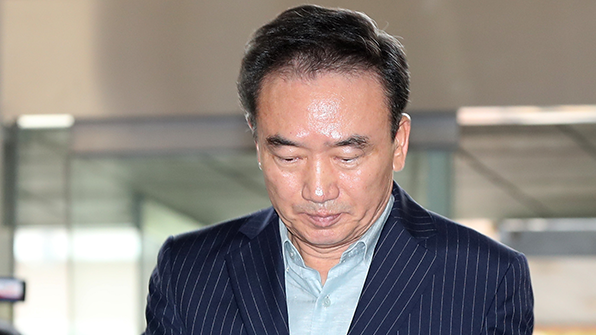 경찰, ‘호식이두마리치킨’ 최호식 전 회장 구속영장 신청