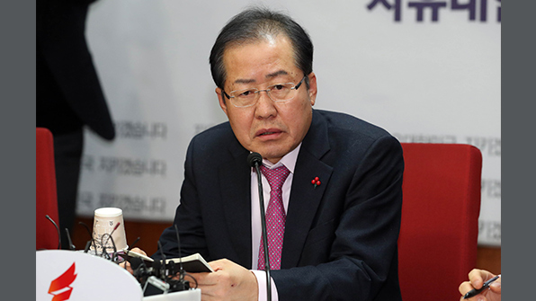 홍준표 “포털과 방송, 정권 나팔수 전락”