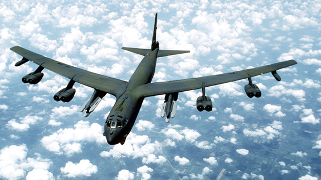 美 전략폭격기 B-52, 동해상공 작전…북중러 동시겨냥