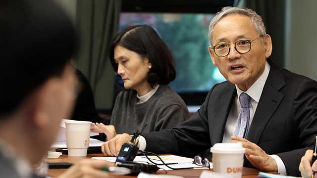 유인촌 장관 “문화계 삭감 예산 내후년 재편성”
