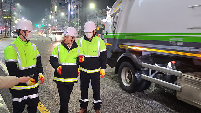 “겨울철 환경미화원 안전 취약”…고용부 장관 현장 점검