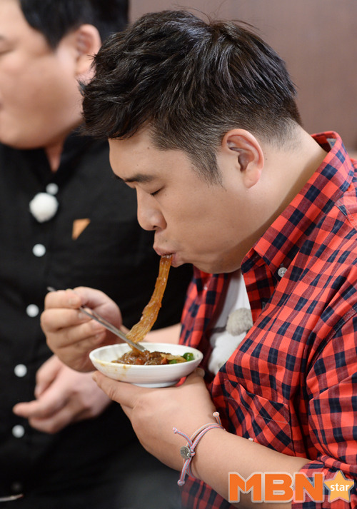 문세윤 `한입에 호로록` [MBN포토]