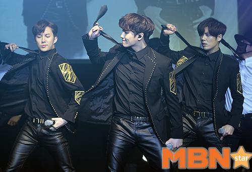 더블에스301, 다섯보다 나은 셋으로 ‘U R MAN’의 영광을 다시 한 번(종합)