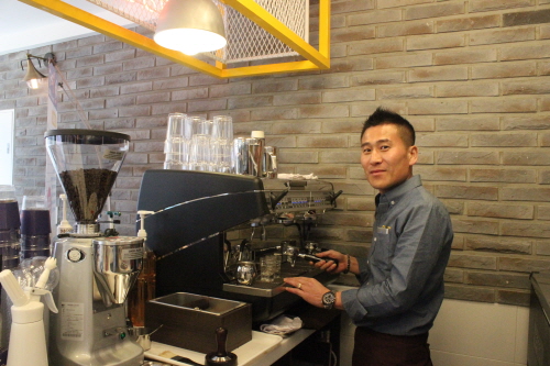 분식과 리터음료로 청소년과 여성고객 만족! 아름다운 항구도시 ‘경남 삼천포 맛집’ 여행 코스