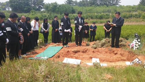 묘지이장 및 묘지개장, 장례지도사의 전문업체 선택 신중함 필요