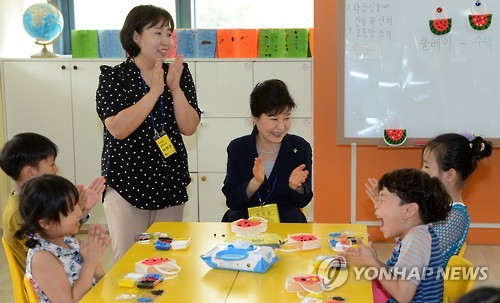 서울 숭인초등학교 방문한 朴대통령…민생행보