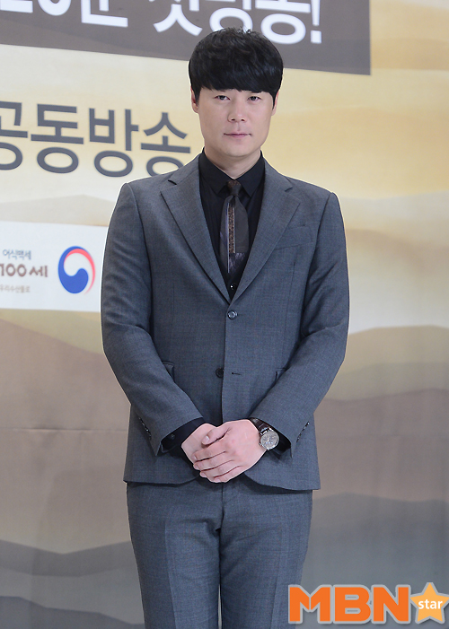 최현석 `포토타임 쑥스러워` [MBN포토]