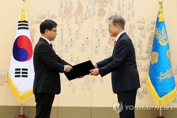 ëê²½ì, é ì¡°í´ì£¼ ìëªì ë°ë°â¦"ì§ê¸ë¶í° ëª¨ë  êµ­íì¼ì  ê±°ë¶"