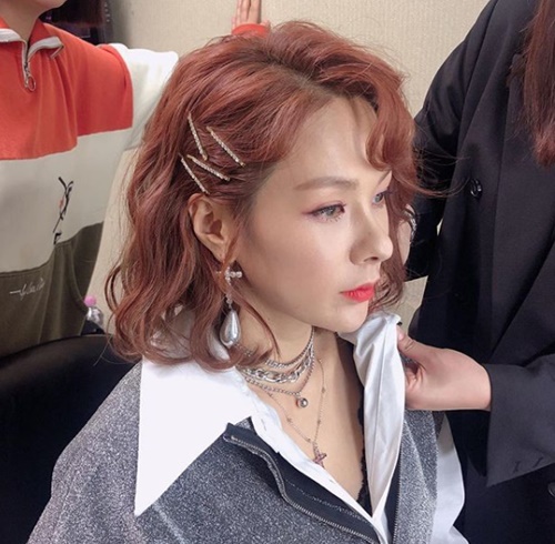 채연, ‘더히트’ 대기실서 화보 같은 미모 발산 [M+★SNS]
