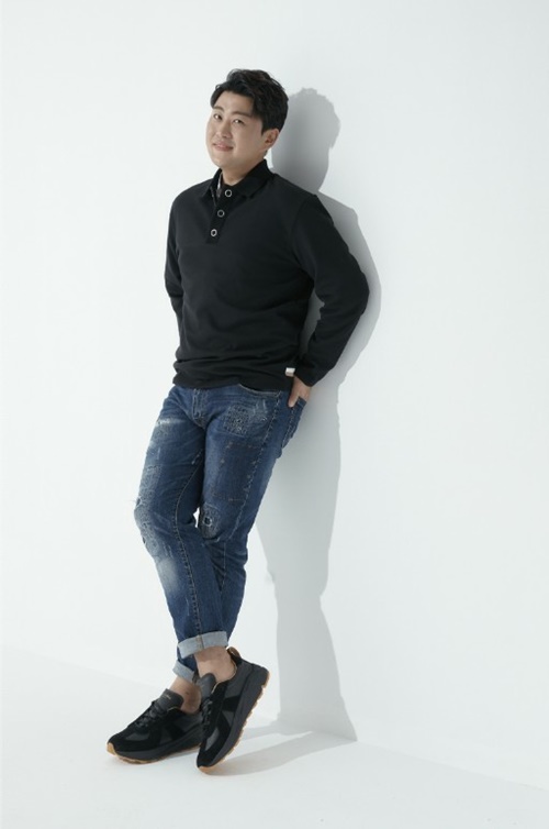 김호중, 패션 브랜드 모델 발탁...기다리는 팬들에 깜짝 소식