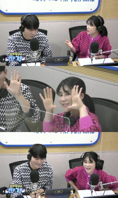‘트롯 차차차’ 김소유, 일일 DJ로 유쾌한 활약 “미주 투어 동안 10kg 쪘다”