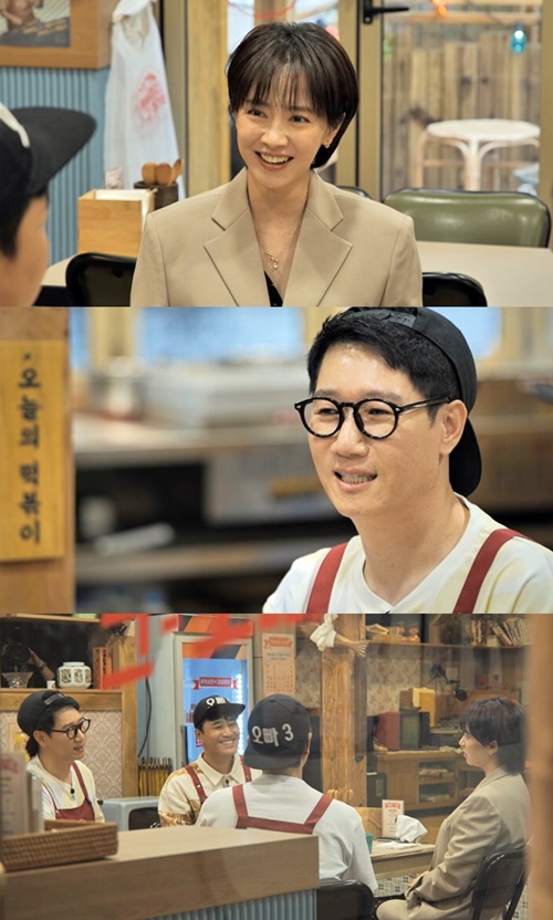 송지효 “지석진 첫인상? 권위적이고 무서웠다”(떡볶이집 그 오빠)