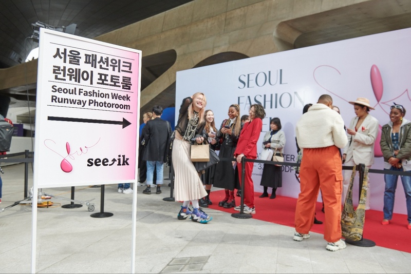 서울패션위크 공식 포토부스 씨잌, 다양한 체험으로 인기 독차지