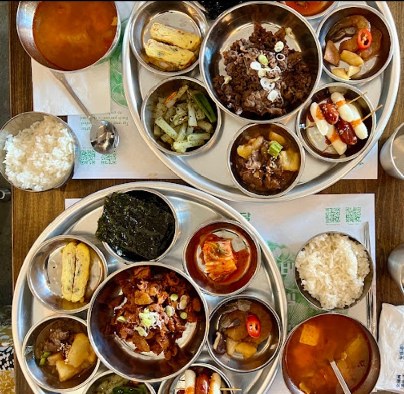 백반에 입이 쩍...뉴욕 한복판에 뜬 기사 식당 화제