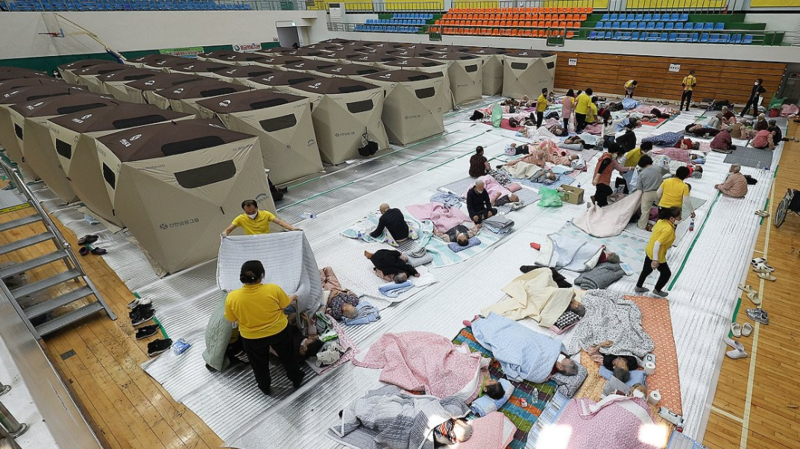 산불 재해 속 따뜻한 손길…이재민 돕기에 앞장서는 사람들