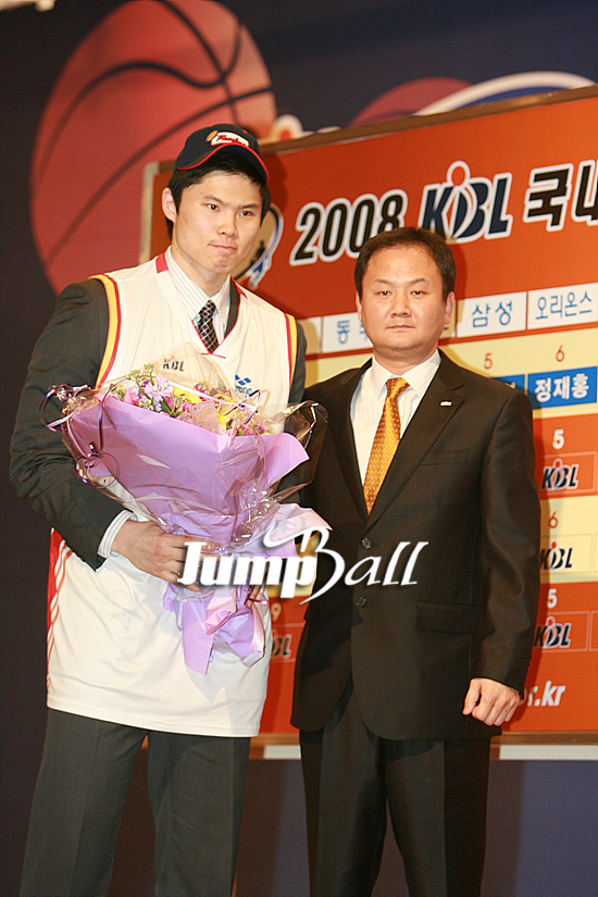[KBL] 울산 모비스 드래프트 2라운드에서 서 진 선수 지명