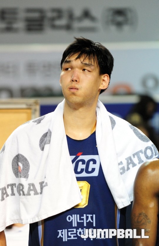 [KBL] 하승진 눈시울이 붉어지다