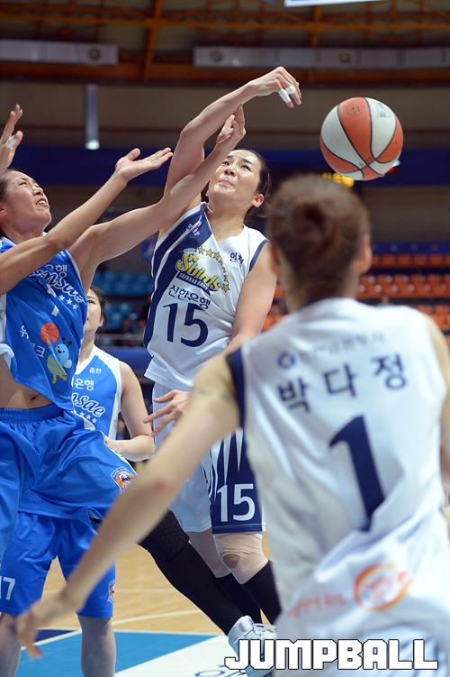 [포토] 신정자, 다정아 우리 공 챙기자!
