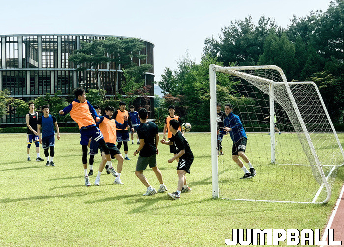 삼성, 축구 잘 하는 선수는 김현수와 이호현