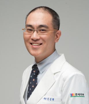 임플란트 치료 전 사랑니를 이용한 자가치아이식