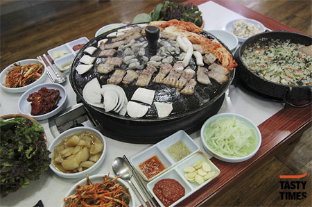 [tasty times] 인심 후한 주인장의 연탄초벌구이 삼겹살, 가산동 ‘동산미’