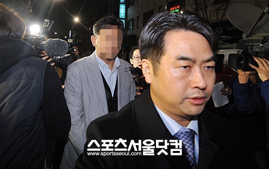 [SS포토]변호인 도움 받는 삼성물산 직원
