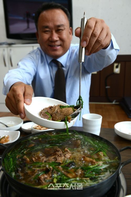 [고기박사 최계경의 육도락 기행]보약 한첩이 따로없네 장금이 능이오리백숙