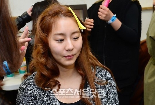 [SS포토]유이 왕핀 꽂아도 귀엽죠?