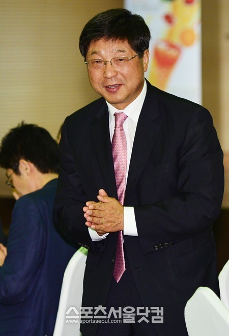 [SS포토]2013 제주 아마추어 골프 클래식 시상식에 참석한 라온레저개발 김상훈 총괄사장