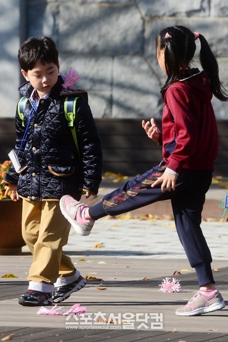 [SS포토]내 제기가 왜 거기에?