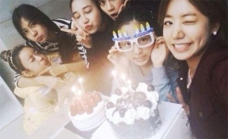손나은 생일 파티, 민낯 자신감 역시 걸그룹!