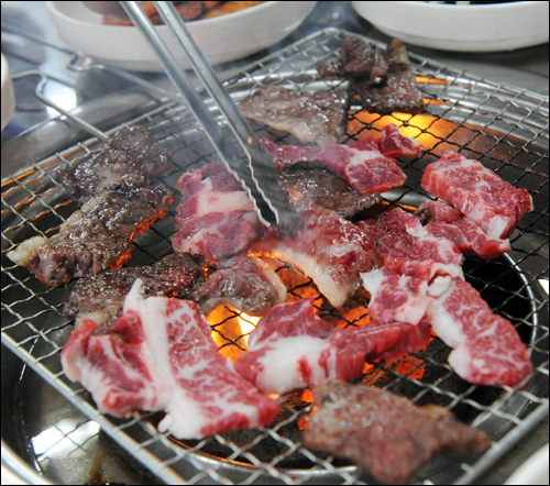 [김형우 기자의 군청앞 맛집] 태백 한우골