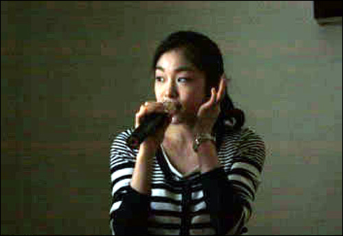 [포토] 불꽃놀이...노래방...연아의 취미생활?