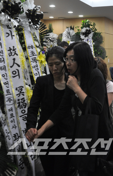 故 박용하 빈소찾은 일본팬들, 대성통곡 용하 상...