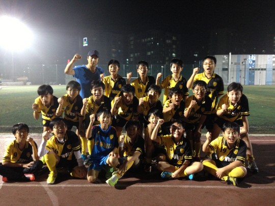 선수양성-바른 인성 두토끼 잡는 유소년 축구팀 fc whizz
