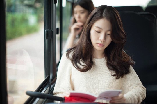 신예 이문정, 일렉트로보이즈 신곡 '비가 와' 뮤비 여주인공으로 열연