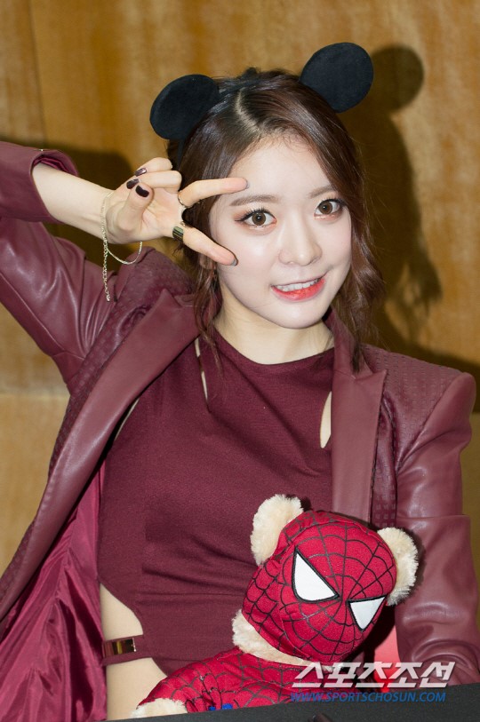 [포토] 달샤벳 아영, 달콤함이 가득한 브이~