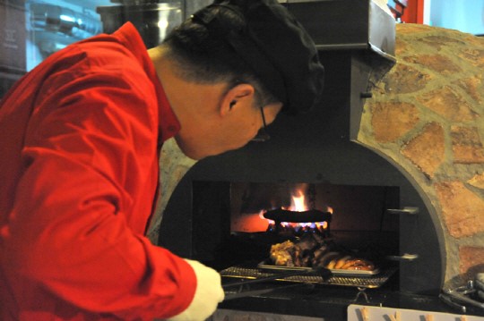 족발창업, 맛은 기본 건강을 입힌다…놀부족발 화덕구이로 칼로리 낮춰