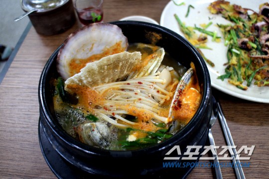 [대부도 맛집]시원하고 감칠 맛 포도밭할머니 손칼국수