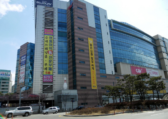 셀렉다이닝 푸드코트 오토운영으로 창업 지원